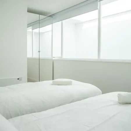 Modern Riverside 4-Br Retreat Sleeps 10-3
